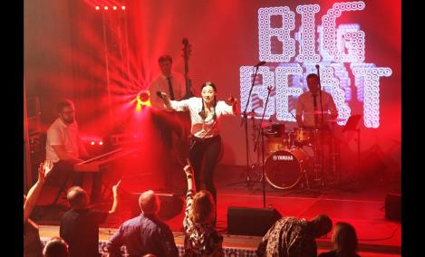 Embedded thumbnail for PUB 2026 Agnieszka Wajs śpiewa Karin Stanek "Jestem ciągle sama" 