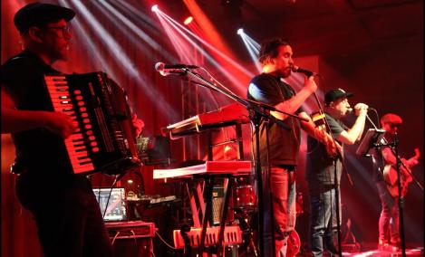 Embedded thumbnail for Fragment z koncertu Pablopavo i Ludziki w utworze pt. "Owies"