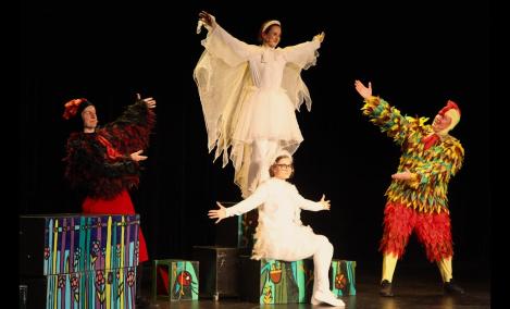 Embedded thumbnail for TEATRALNA NIEDZIELA DLA DZIECI &quot;(Nie)Brzydkie Kaczątko&quot; 