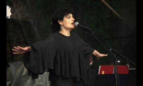 Embedded thumbnail for AGA WROŃSKA recital „Taki pejzaż”  28. POEZJA NA MURACH