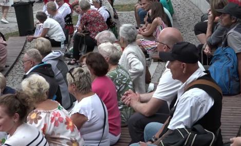 Embedded thumbnail for Dzierżoniowskie Wrzosy / 24. JARMARK PSZCZELARSKI MIODOBRANIE