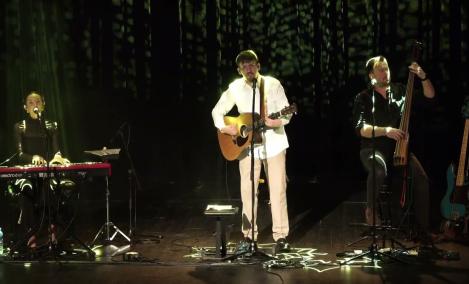 Embedded thumbnail for CZTERY PORY MIŁOWANIA w utworze pt. &quot;W dom powracać&quot; / XXXI Spotkanie w Poetyckiej Stajni